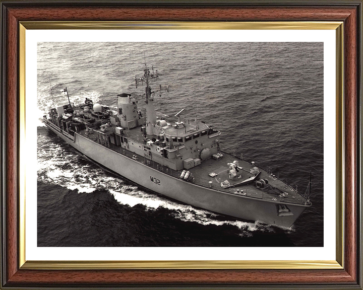 HMS Cottesmore M32 | Photo Print | Framed Print | Hunt Class | Mine Warfare Vessel | Royal Navy Hampshire Prints