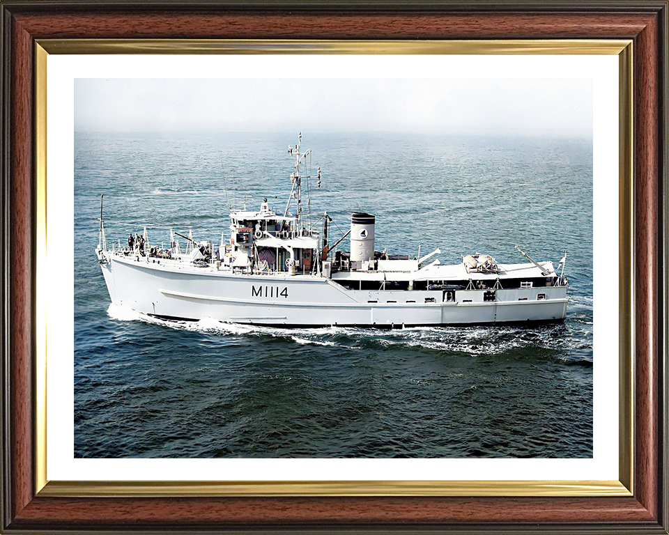 HMS Brinton M1114 | Photo Print | Framed Print | Ton Class | Minesweeper | Royal Navy Hampshire Prints