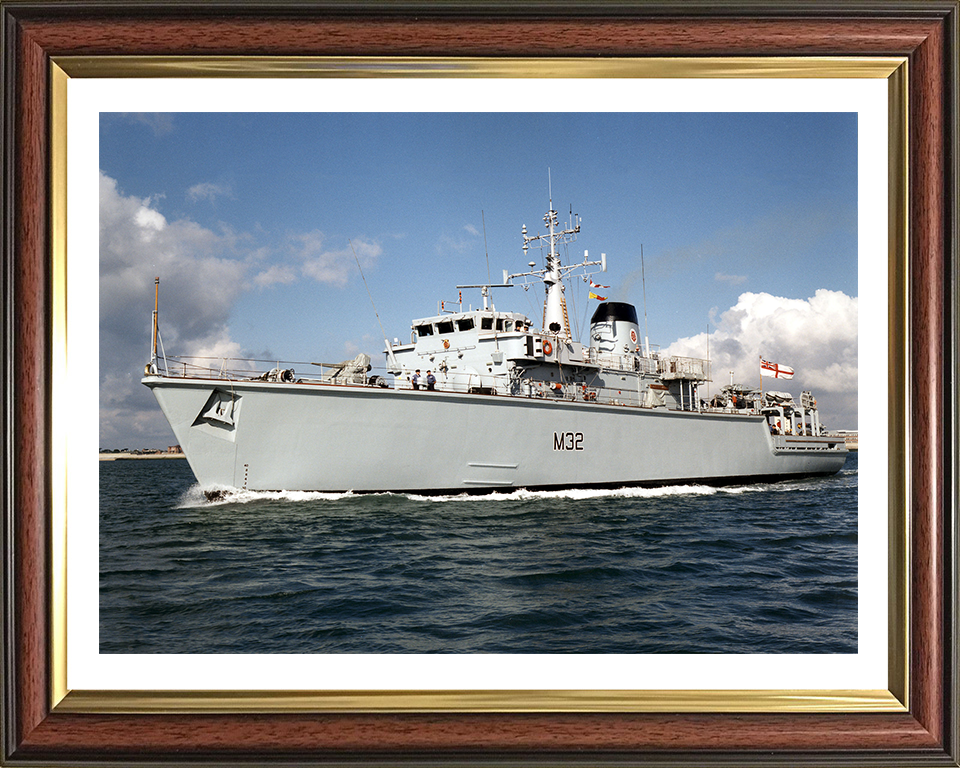 HMS Cottesmore M32 Royal Navy Hunt class mine countermeasures vessel Photo Print or Framed Print - Hampshire Prints