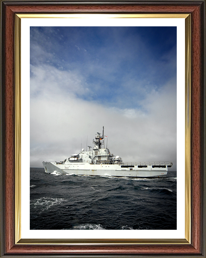 HMS Clyde P257 Royal Navy River class offshore patrol vessel Photo Print or Framed Print - Hampshire Prints