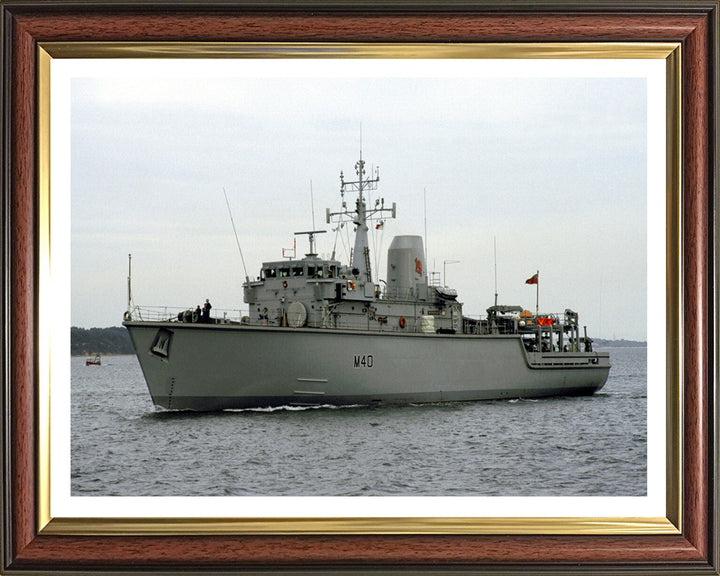 HMS Berkeley M40 | Photo Print | Framed Print | Hunt Class | Mine Warfare Vessel | Royal Navy Hampshire Prints