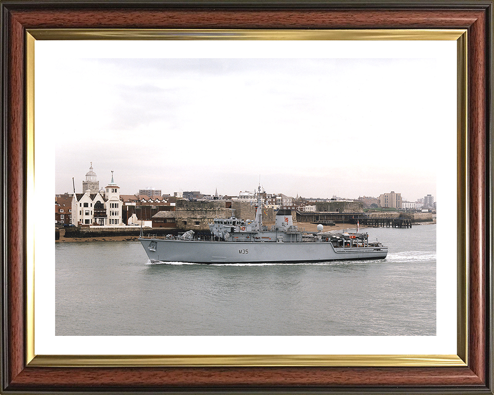 HMS Dulverton M35 | Photo Print | Framed Print | Hunt Class | Mine Warfare Vessel | Royal Navy Hampshire Prints