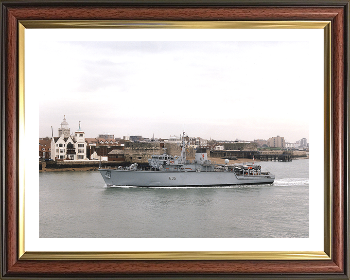 HMS Dulverton M35 | Photo Print | Framed Print | Hunt Class | Mine Warfare Vessel | Royal Navy Hampshire Prints