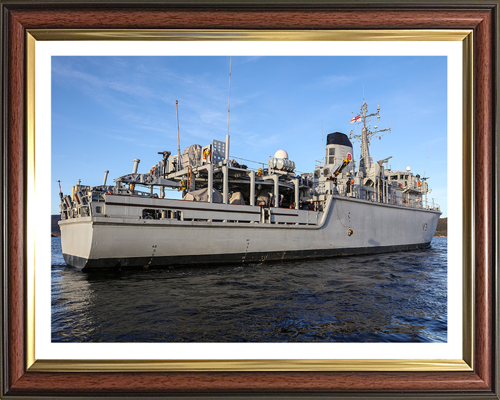 HMS Cattistock M31 | Photo Print | Framed Print | Hunt Class | Minehunter | Royal Navy Hampshire Prints