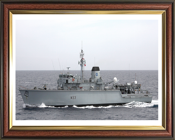 HMS Brocklesby M33 | Photo Print | Framed Print | Hunt Class | Mine Warfare Vessel | Royal Navy Hampshire Prints