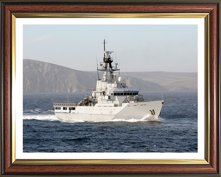 HMS Clyde P257 | Photo Print | Framed Print | River Class | Patrol Vessel | Royal Navy Hampshire Prints