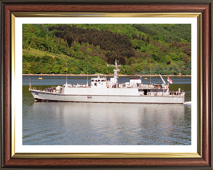 HMS Blyth M111 | Photo Print | Framed Print | Sandown Class | Minehunter | Royal Navy Hampshire Prints
