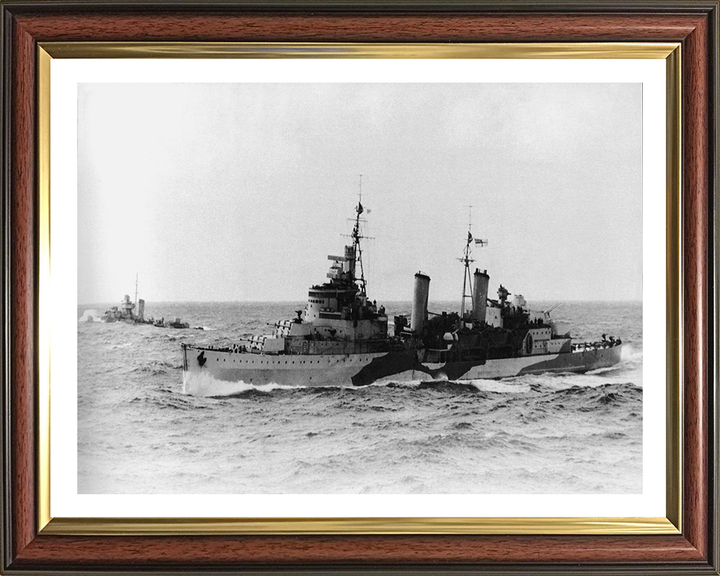 HMS Edinburgh (16) Royal Navy Town class light cruiser Photo Print or Framed Print - Hampshire Prints