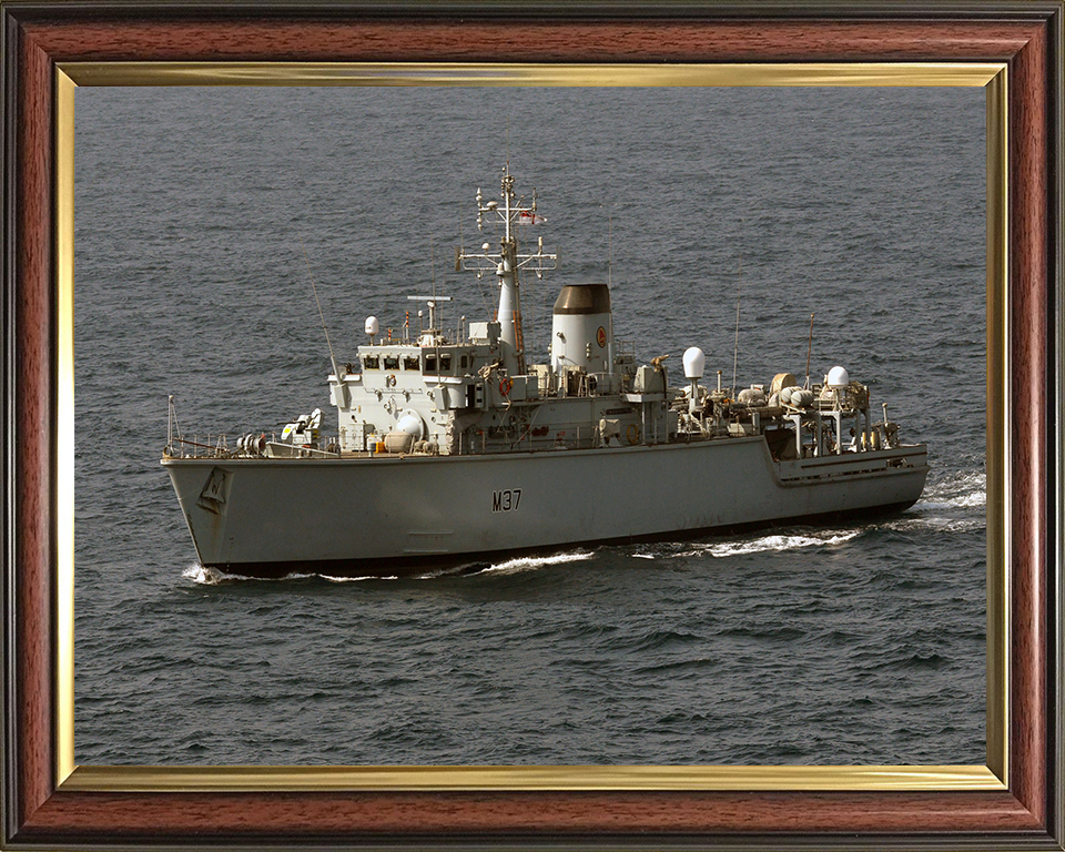 HMS Chiddingfold M37 | Photo Print | Framed Print | Hunt Class | Minehunter | Royal Navy Hampshire Prints