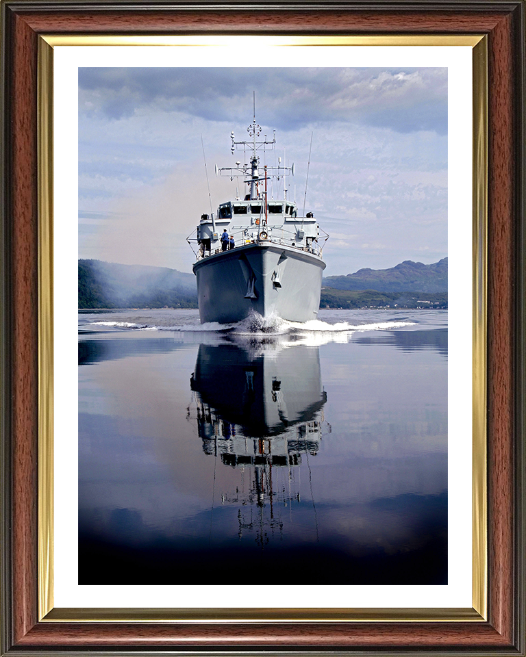 HMS Brocklesby M33 | Photo Print | Framed Print | Hunt Class | Mine Warfare Vessel | Royal Navy Hampshire Prints