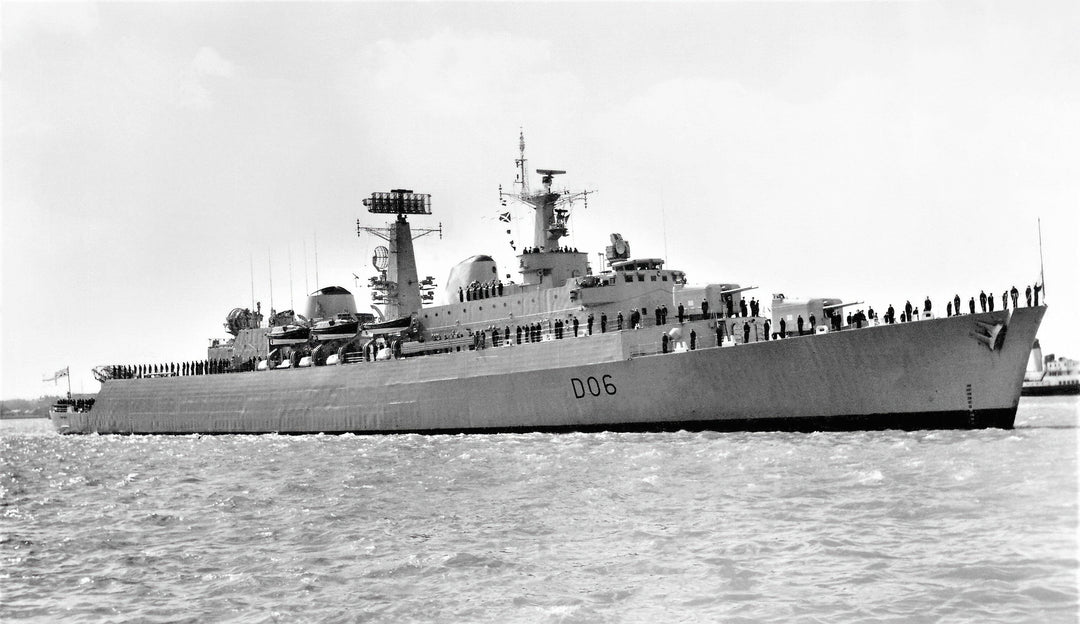 HMS Hampshire D06 Royal Navy County class destroyer Photo Print or Framed Print - Hampshire Prints