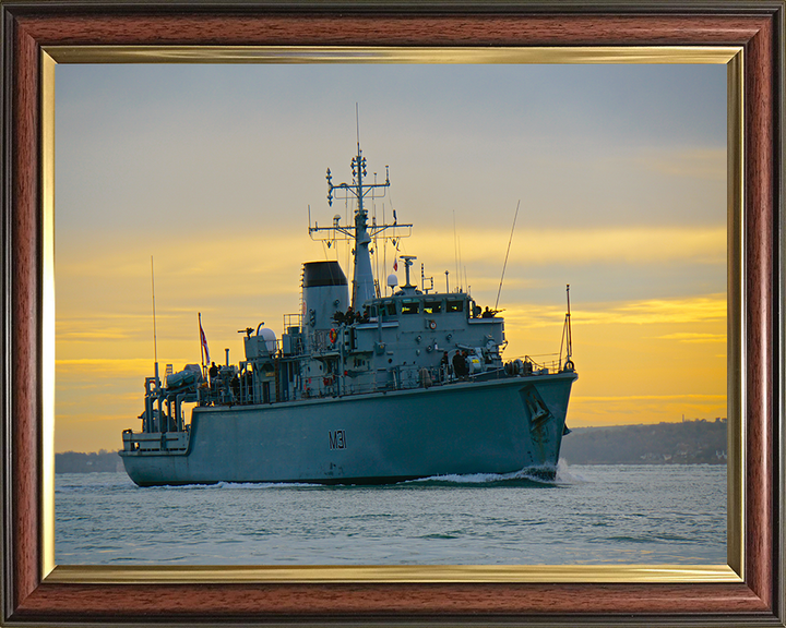HMS Cattistock M31 | Photo Print | Framed Print | Hunt Class | Minehunter | Royal Navy Hampshire Prints