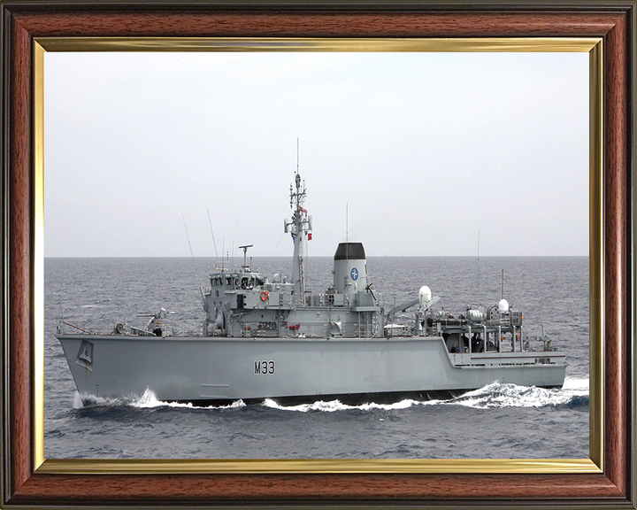 HMS Brocklesby M33 | Photo Print | Framed Print | Hunt Class | Mine Warfare Vessel | Royal Navy Hampshire Prints