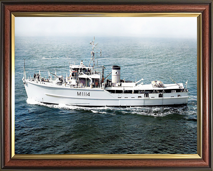 HMS Brinton M1114 | Photo Print | Framed Print | Ton Class | Minesweeper | Royal Navy Hampshire Prints