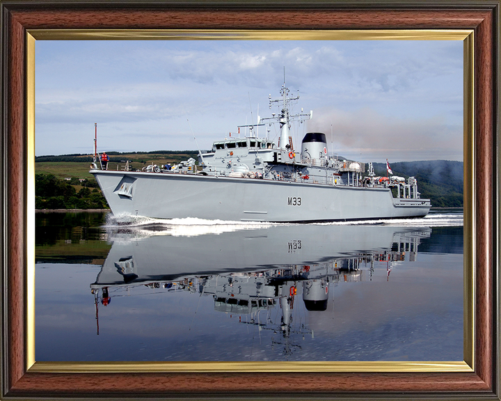HMS Brocklesby M33 | Photo Print | Framed Print | Hunt Class | Mine Warfare Vessel | Royal Navy Hampshire Prints