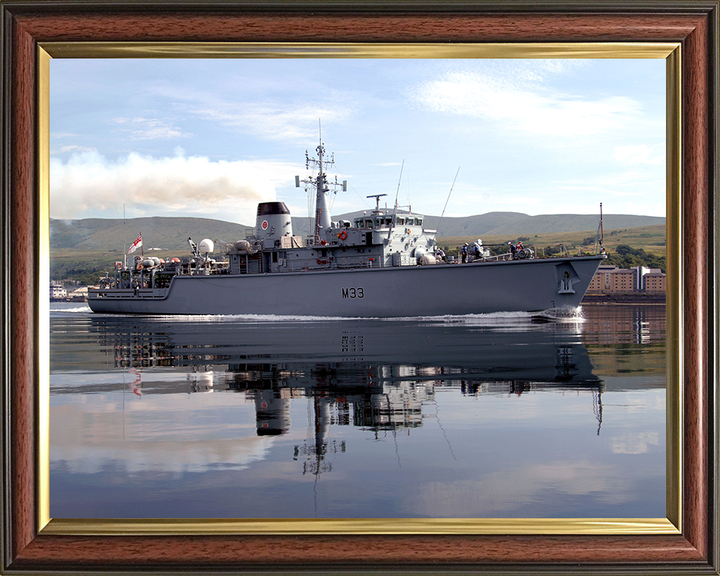 HMS Brocklesby M33 | Photo Print | Framed Print | Hunt Class | Mine Warfare Vessel | Royal Navy Hampshire Prints