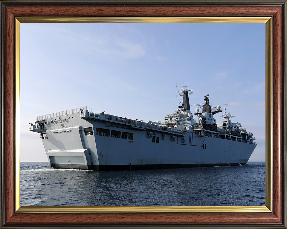 HMS Bulwark L15 | Photo Print | Framed Print | Albion Class | Amphibious Ship | Royal Navy Hampshire Prints