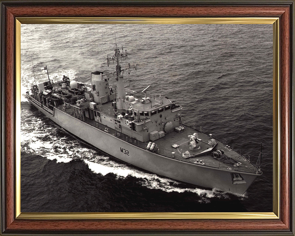HMS Cottesmore M32 | Photo Print | Framed Print | Hunt Class | Mine Warfare Vessel | Royal Navy Hampshire Prints