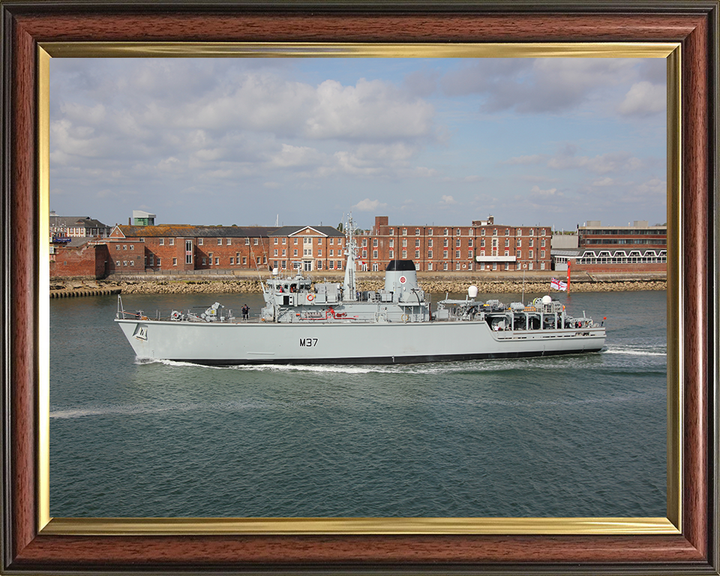 HMS Chiddingfold M37 | Photo Print | Framed Print | Hunt Class | Minehunter | Royal Navy Hampshire Prints