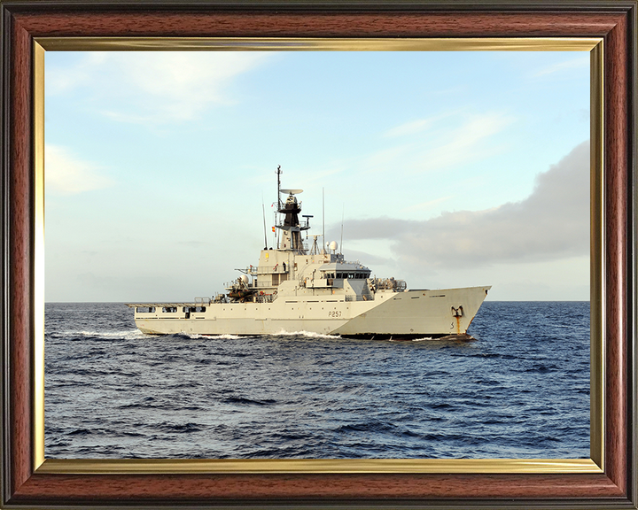 HMS Clyde P257 | Photo Print | Framed Print | River Class | Patrol Vessel | Royal Navy Hampshire Prints