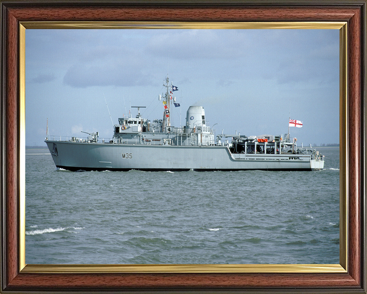 HMS Dulverton M35 | Photo Print | Framed Print | Hunt Class | Mine Warfare Vessel | Royal Navy Hampshire Prints