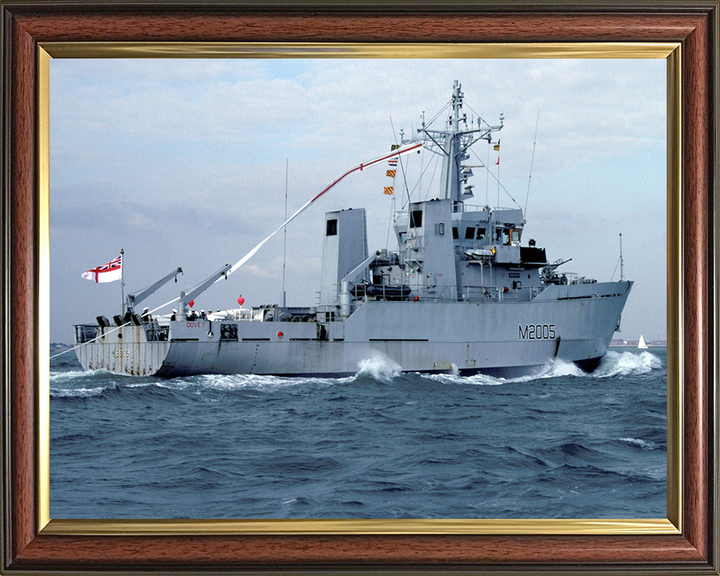 HMS Dovey M2005 | Photo Print | Framed Print | River Class | Minesweeper | Royal Navy Hampshire Prints