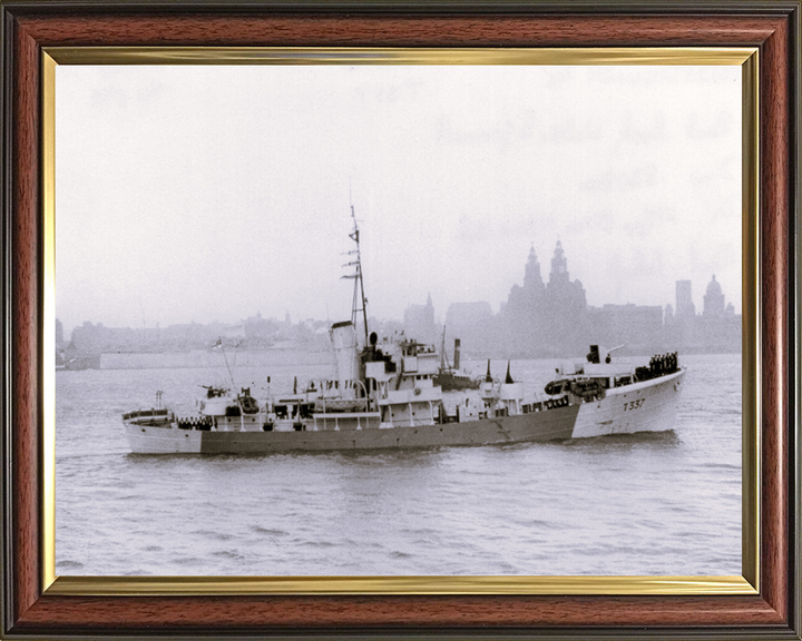 HMS Coldstreamer (T337) Photo Print - Starboard View - Royal Navy Military Class Trawler Hampshire Prints 10 x 8 Classic Frame No