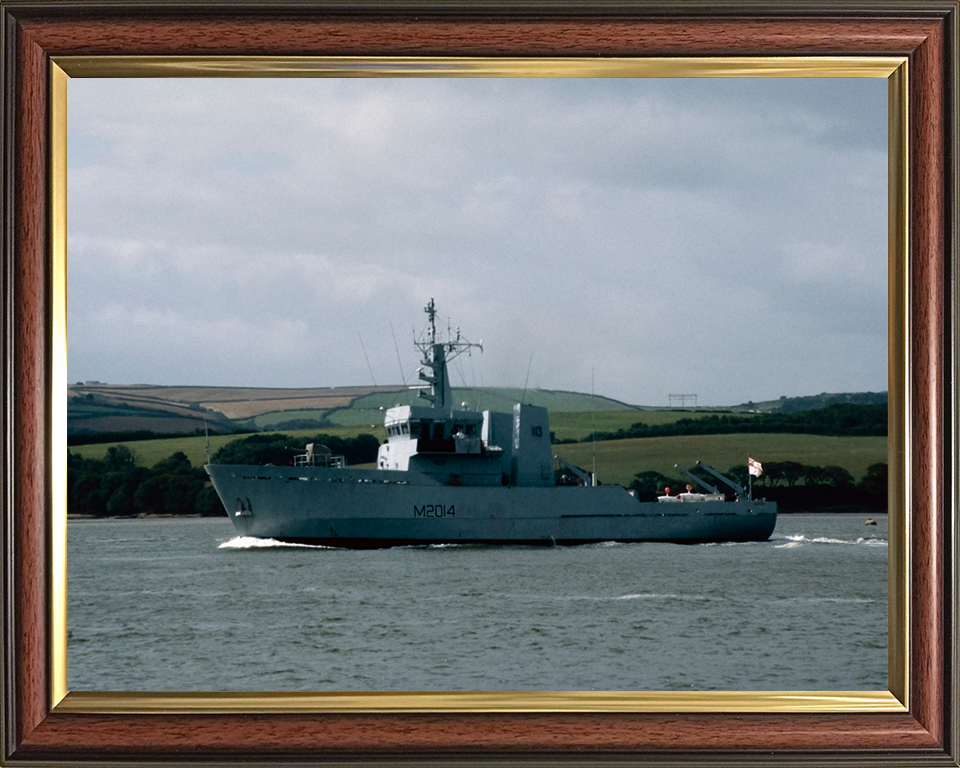 HMS Arun M2014 | Photo Print | Framed Print | River Class | Minesweeper | Royal Navy Hampshire Prints