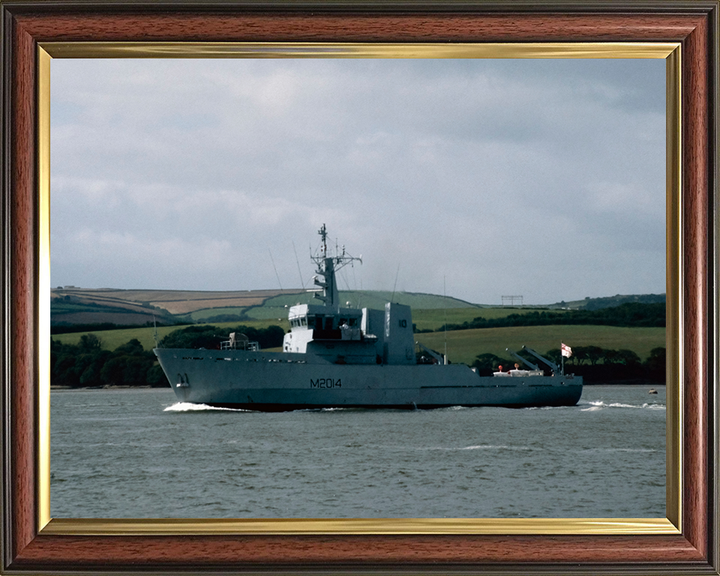HMS Arun M2014 | Photo Print | Framed Print | River Class | Minesweeper | Royal Navy Hampshire Prints
