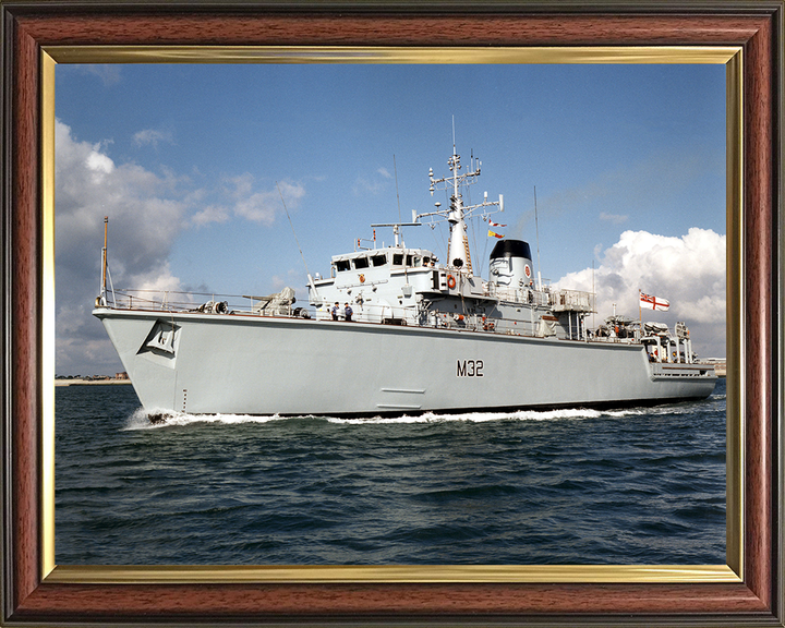 HMS Cottesmore M32 | Photo Print | Framed Print | Hunt Class | Mine Warfare Vessel | Royal Navy Hampshire Prints