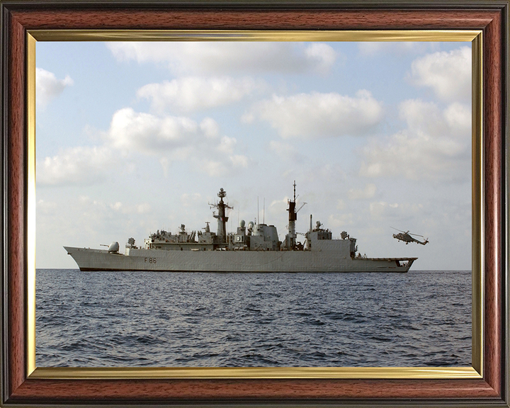 HMS Campbeltown (F86) Photo Print - Port beam View - Royal Navy Type 22 Frigate Hampshire Prints 10 x 8 Classic Frame No
