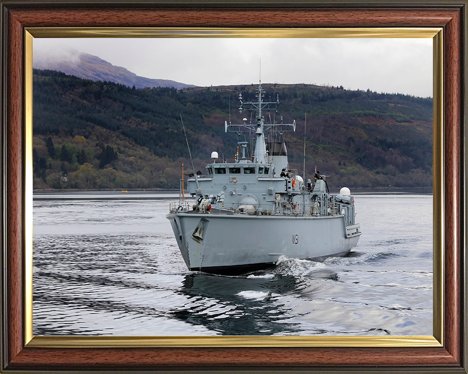HMS Cattistock M31 | Photo Print | Framed Print | Hunt Class | Minehunter | Royal Navy Hampshire Prints