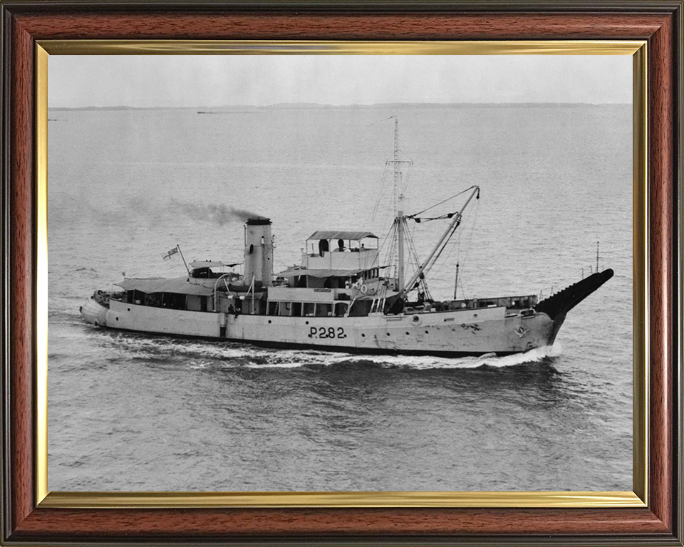 HMS Barfoam P282 | Photo Print | Framed Print | Bar Class | Boom defence vessel | Royal Navy Hampshire Prints