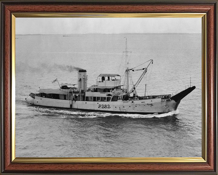 HMS Barfoam P282 | Photo Print | Framed Print | Bar Class | Boom defence vessel | Royal Navy Hampshire Prints