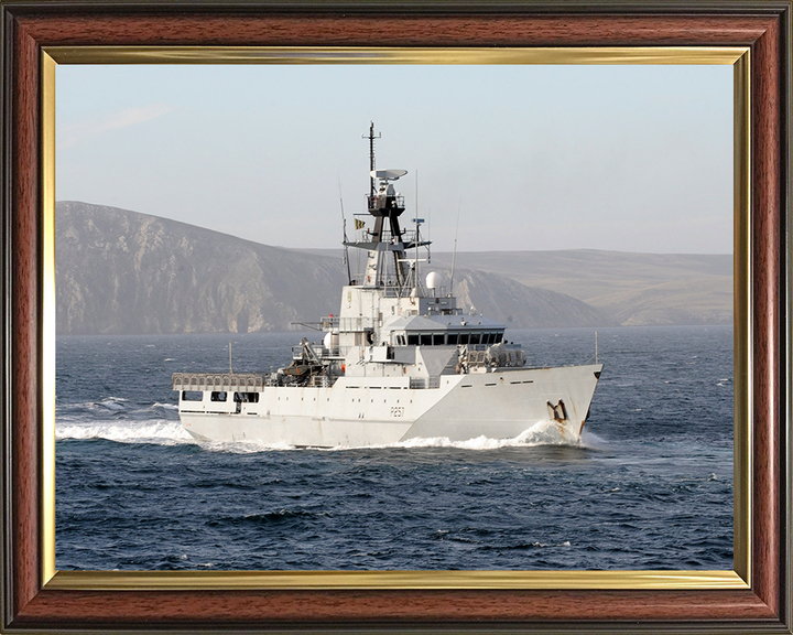 HMS Clyde P257 | Photo Print | Framed Print | River Class | Patrol Vessel | Royal Navy Hampshire Prints