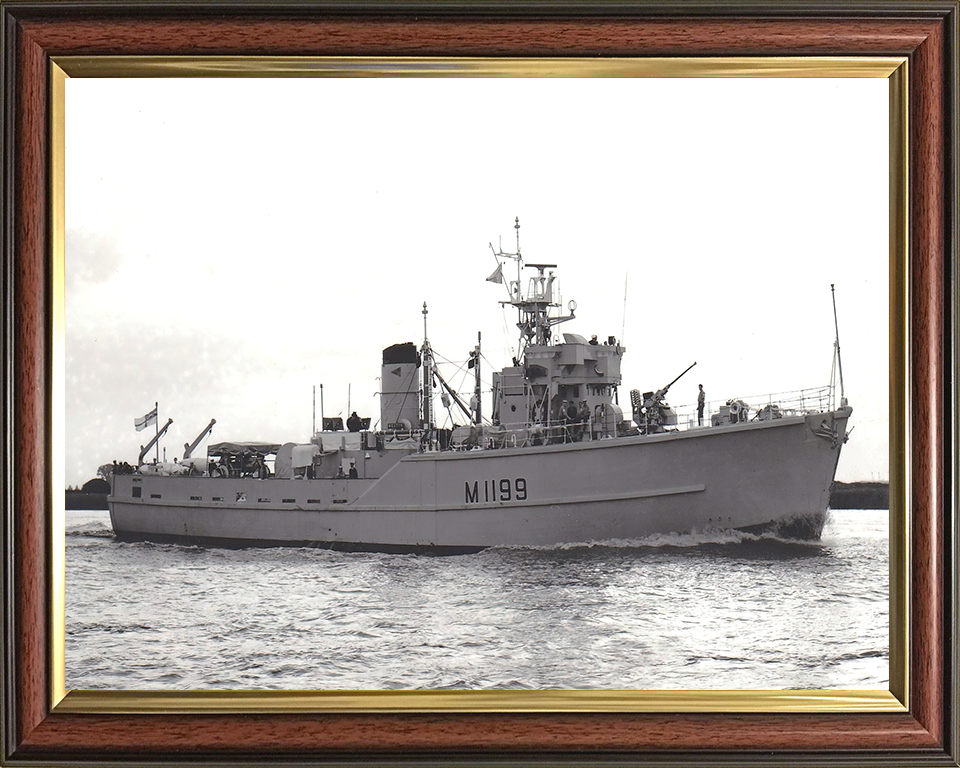 HMS Belton M1199 Royal Navy Ton Class Minesweeper Photo Print or Framed Print - Hampshire Prints