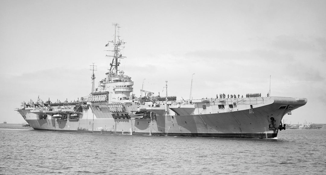 HMS Glory R62 | Photo Print | Framed Print | Colossus Class | Aircraft Carrier | Royal Navy Hampshire Prints