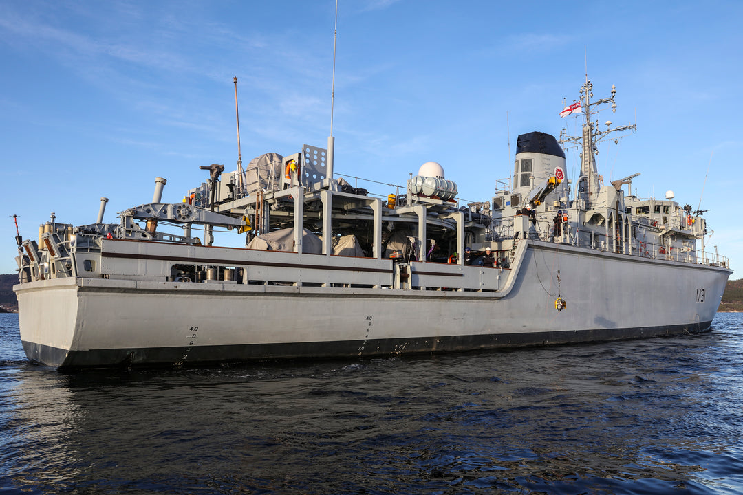 HMS Cattistock M31 Royal Navy Hunt class mine hunter Photo Print or Framed Print - Hampshire Prints