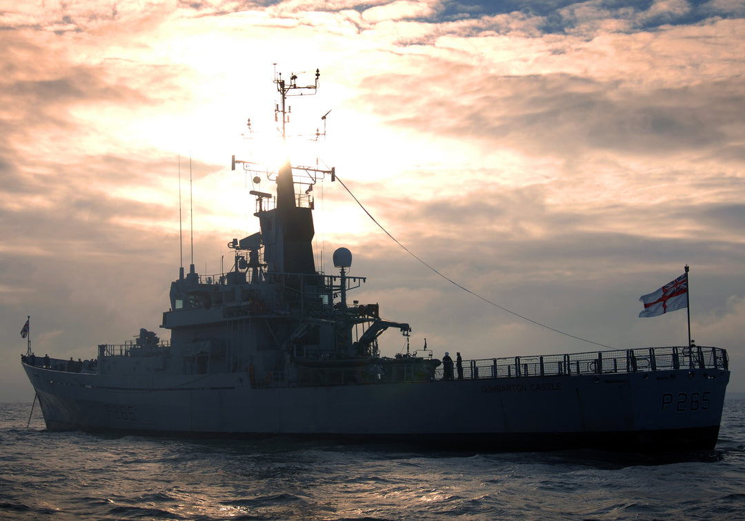 HMS Dumbarton Castle P265 | Photo Print | Framed Print | Castle Class | Patrol Vessel | Royal Navy Hampshire Prints