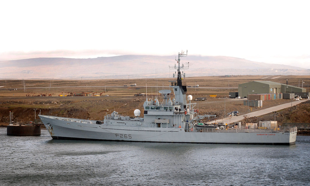 HMS Dumbarton Castle P265 | Photo Print | Framed Print | Castle Class | Patrol Vessel | Royal Navy Hampshire Prints