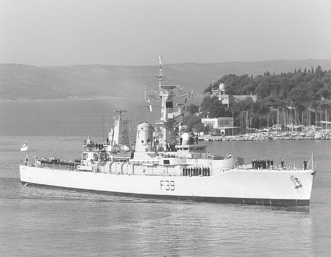 HMS Naiad F39 | Photo Print | Framed Print | Poster | Leander Class | Frigate | Royal Navy Hampshire Prints