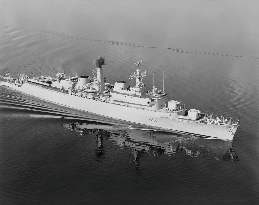 HMS Glamorgan D19 | Photo Print | Framed Print | County Class | Destroyer | Royal Navy Hampshire Prints