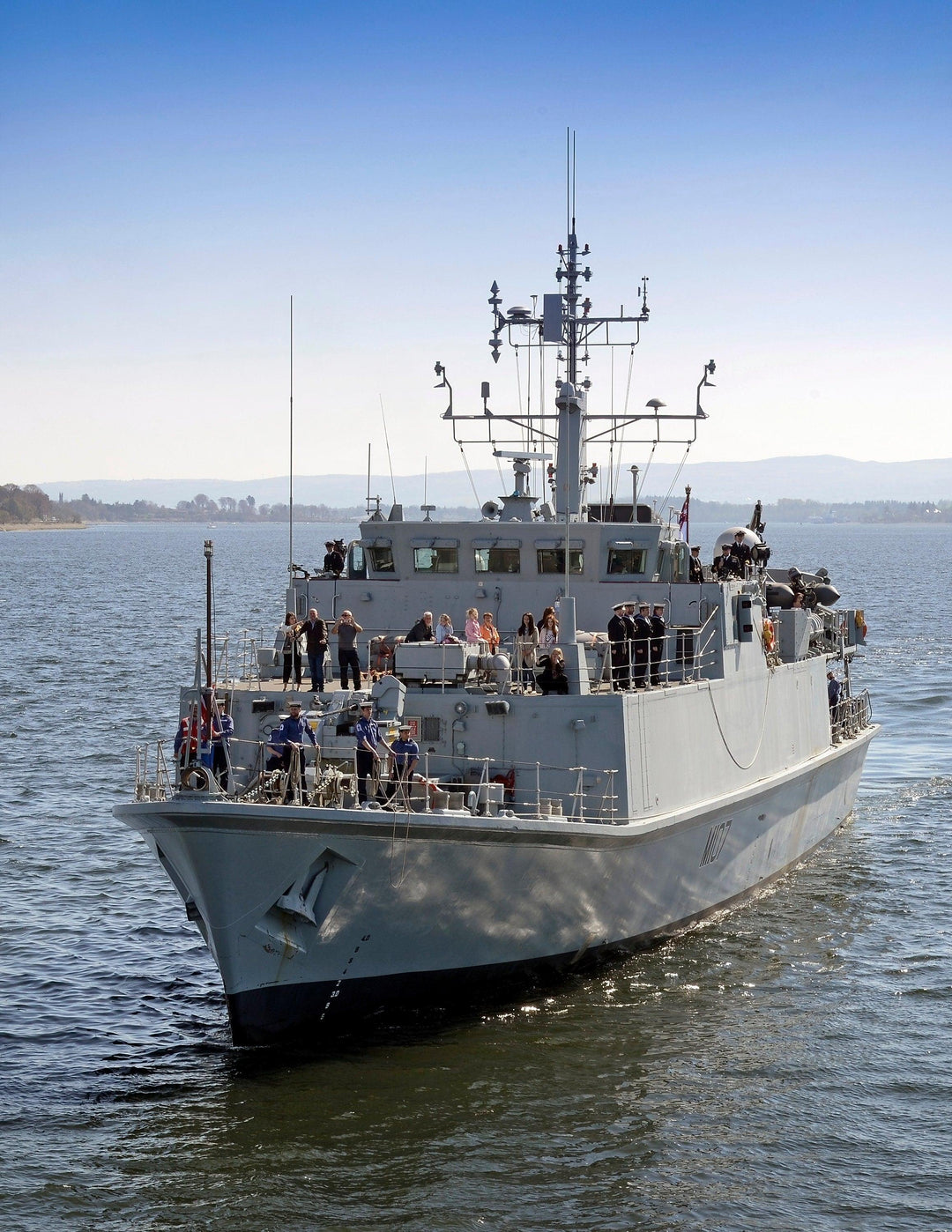 HMS Pembroke M107 | Photo Print | Framed Print | Sandown Class | Minehunter | Royal Navy Hampshire Prints