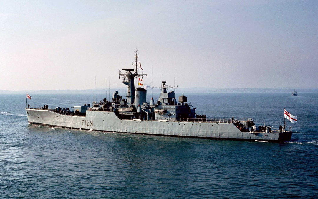 HMS Rhyl F129 | Photo Print | Framed Print | Poster | Rothesay Class | Frigate | Royal Navy Hampshire Prints